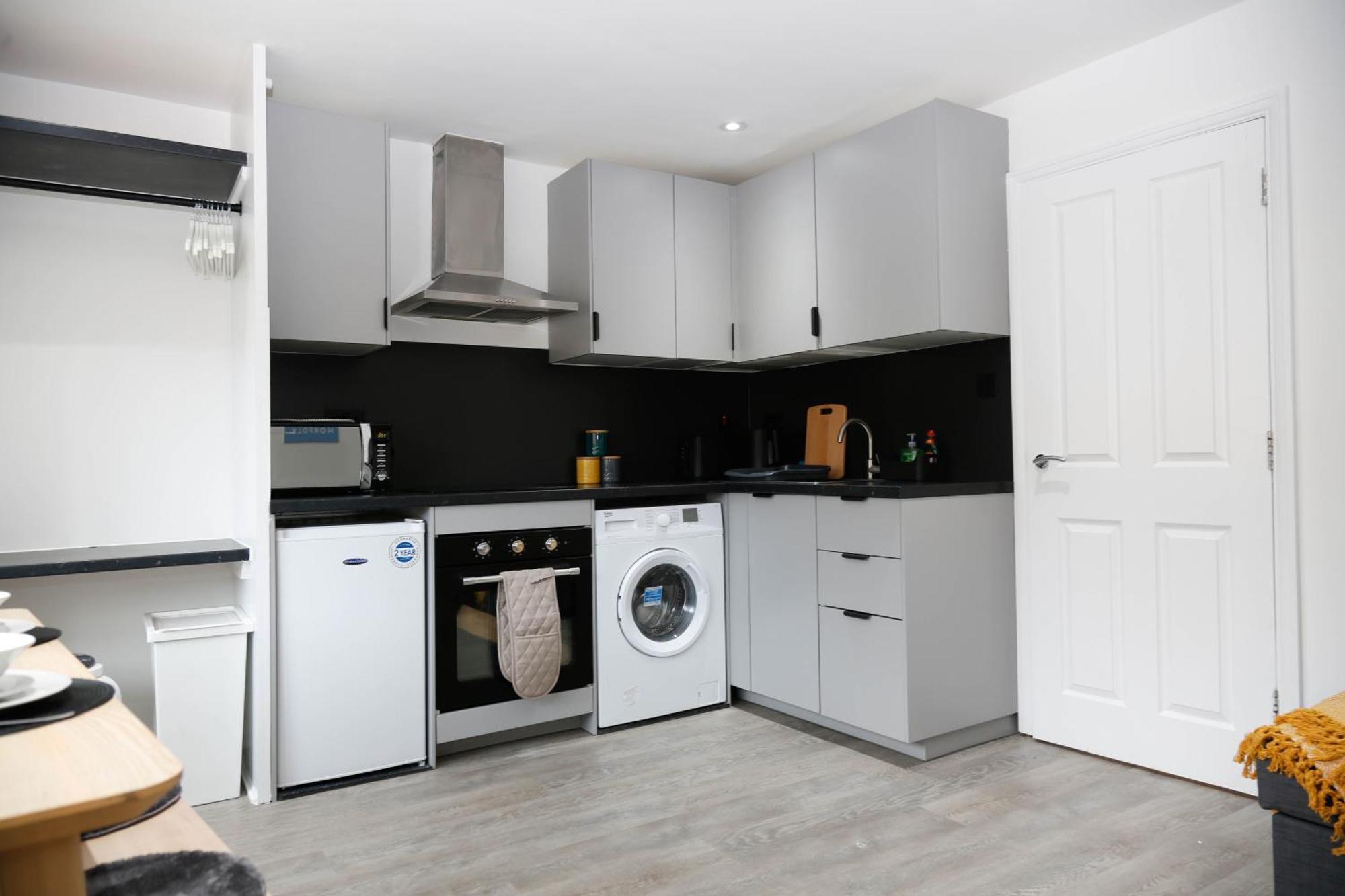 New Luxury Apartments In Central London Next To Shops, Cafes, Bars & Metro Londres Exterior foto