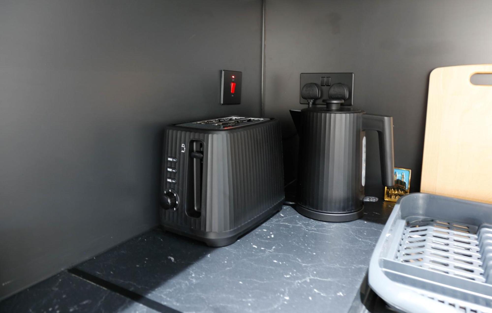 New Luxury Apartments In Central London Next To Shops, Cafes, Bars & Metro Londres Exterior foto