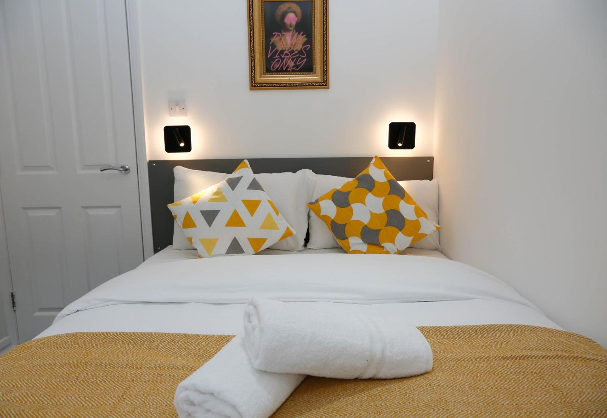 New Luxury Apartments In Central London Next To Shops, Cafes, Bars & Metro Londres Exterior foto